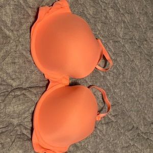 PINK Wear everywhere/lightly lined 36C. Used like new condition hardly worn.